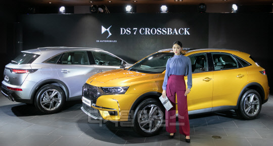 [] DS , ÷׽ SUV DS 7 ũν 